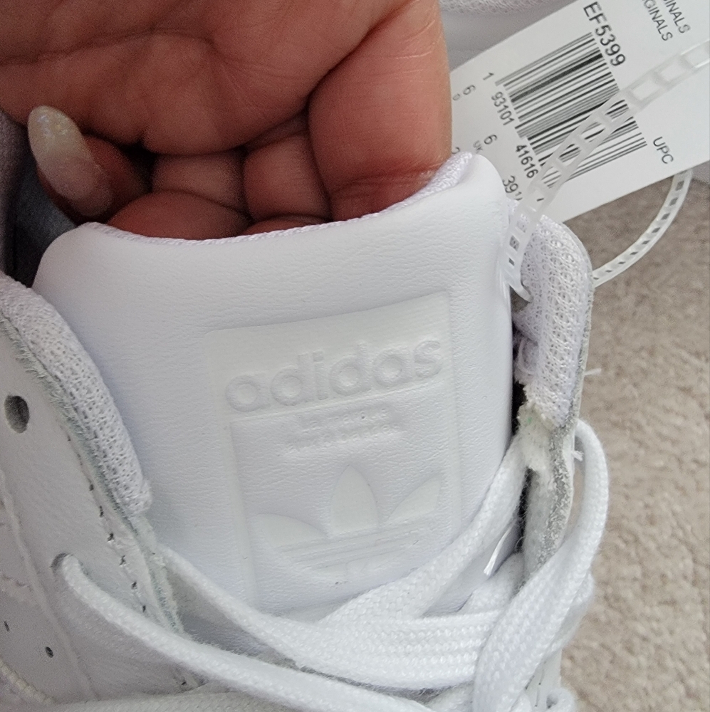 NWT! Adidas All-White Superstar Sneakers  6.5 big kid/ men , 8 women - Picture 4 of 7